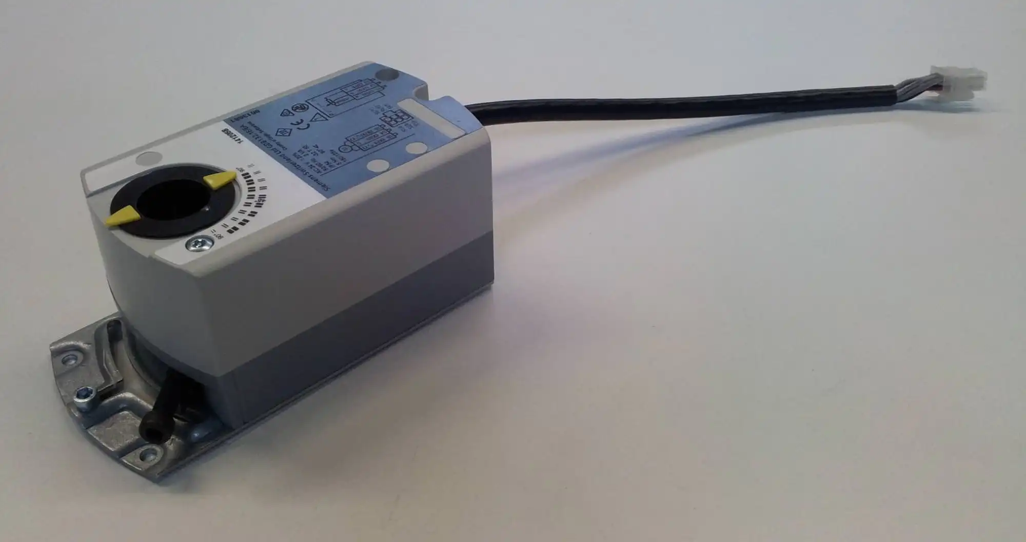 ETA Stellantrieb Siemens GDB132.1E/EA 5Nm 24V Auf-Zu mit Kabel 30cm kompl. mit MOLEX-Stecker 6 polig-41051-01 ETA Stellantrieb Siemens GDB132.1E/EA 5Nm 24V Auf-Zu mit Kabel 30cm kompl. mit MOLEX-Stecker 6 polig-41051-01