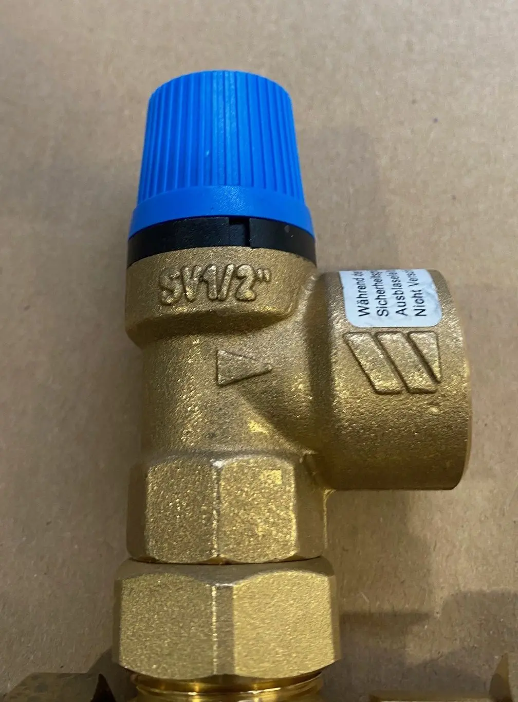 ETA Membran-Sicherheitsventil 10 bar 1/2" mit 3/4" Überwurfmutter für Zirkulationsset ab 06/2014 -61214-01 ETA Membran-Sicherheitsventil 10 bar 1/2" mit 3/4" Überwurfmutter für Zirkulationsset ab 06/2014 -61214-01