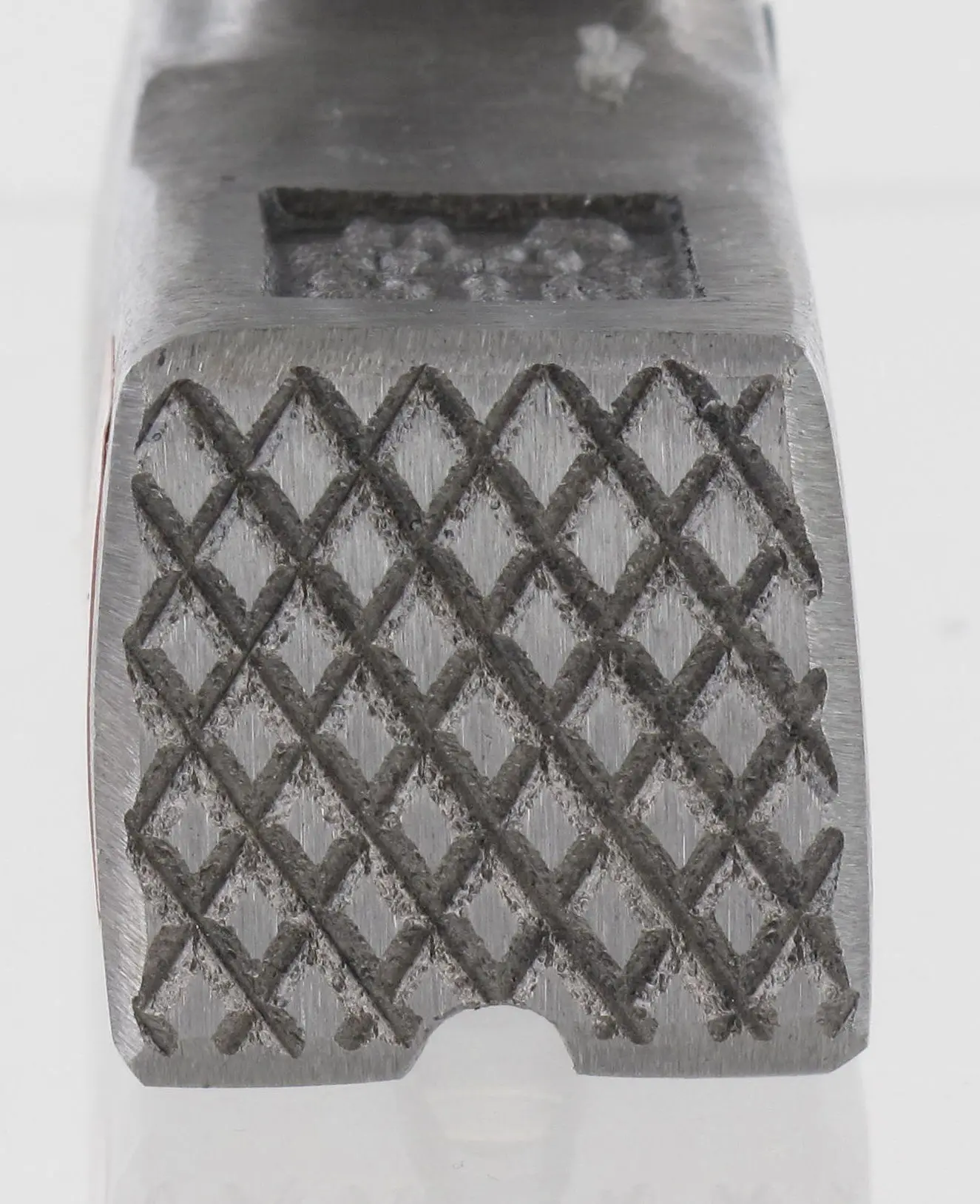 Triuso Latthammer, Kopf aus Carbon-Stahl, Stahlrohrstiel, mit Softgriffkomponente, 600 g, geraute Bahn