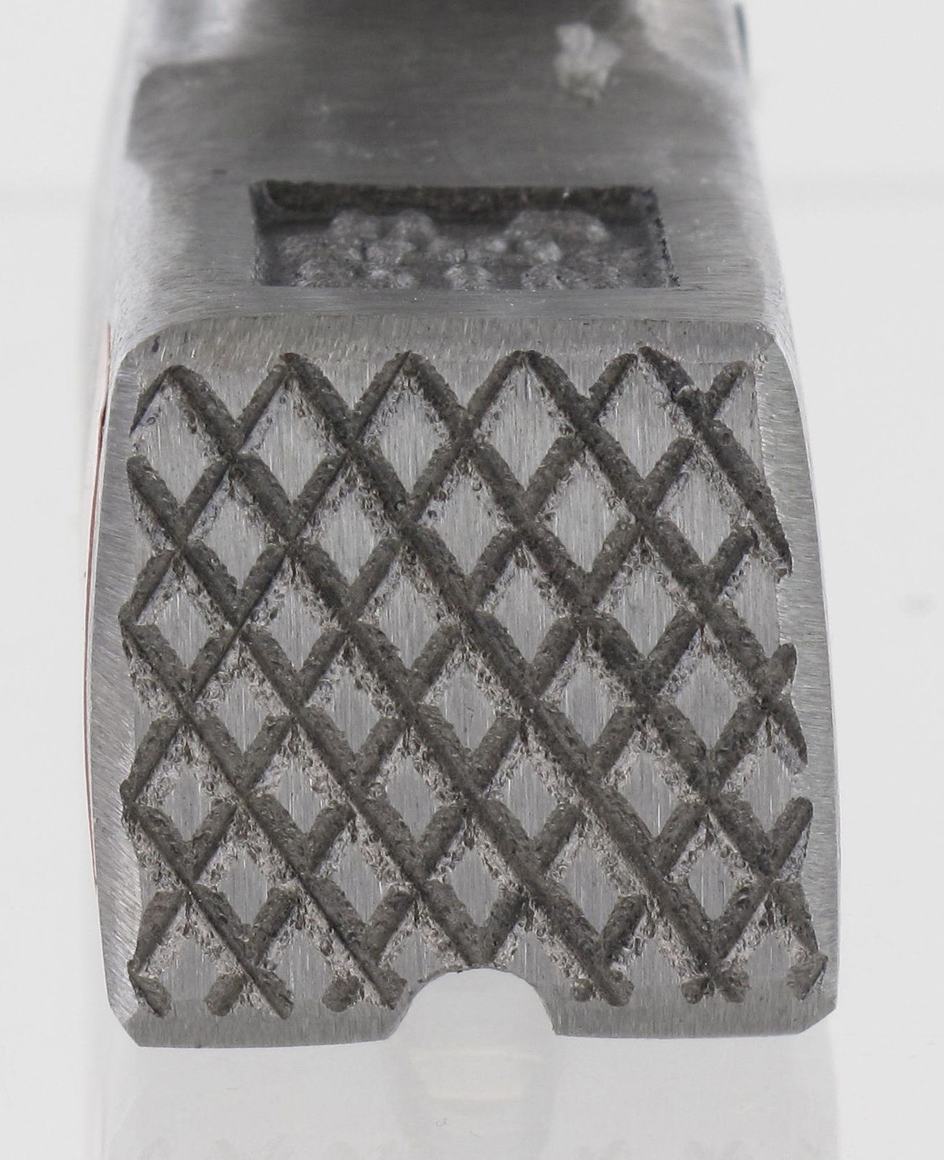 Triuso Latthammer, Kopf aus Carbon-Stahl, Stahlrohrstiel, mit Softgriffkomponente, 600 g, geraute Bahn-LHMS